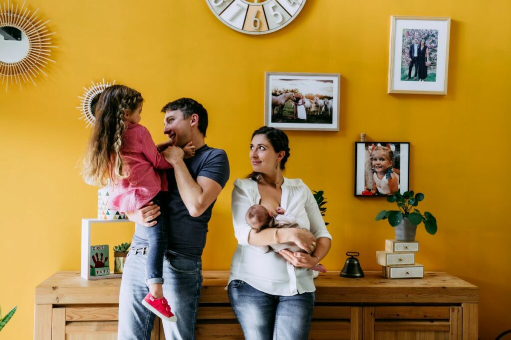 reportage photo famille montpellier, photographe couple, photos allaitement